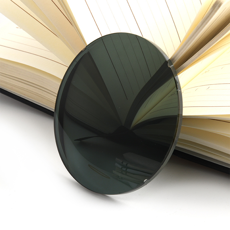 Ống kính phân cực 1.499