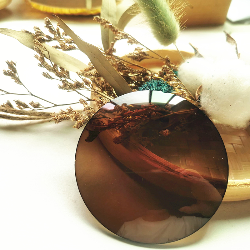 Ống kính phân cực 1,60